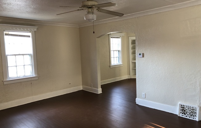 3 beds, 1 bath, $1,295