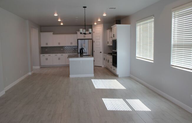 405 COLEFORD LN.