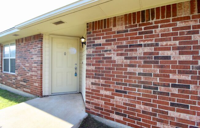 Move in Special.  1/2 month off on a 13 month lease. 3613 Ellis Ave  -  Moore