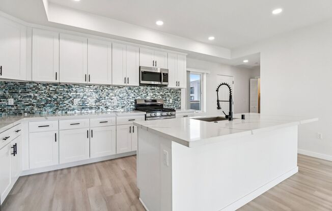 2 beds, 2 baths, 1,030 sqft, $3,150, Unit 306