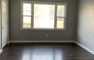 2 beds, 1 bath, $800, Unit 803 N Rouse