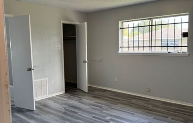 3 beds, 2 baths, $1,600