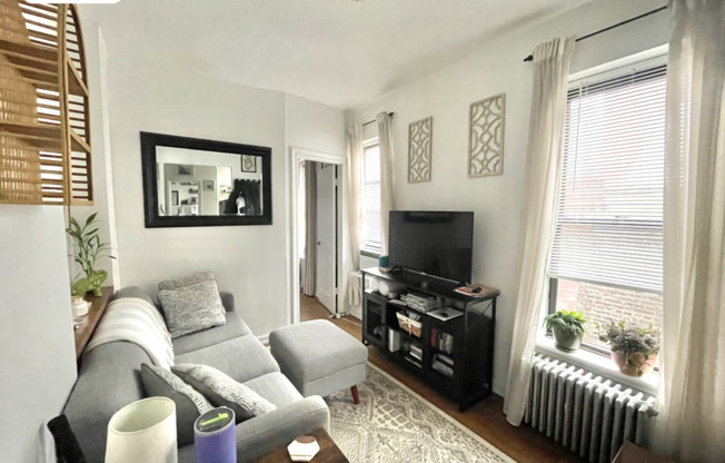 338 E 65 ST