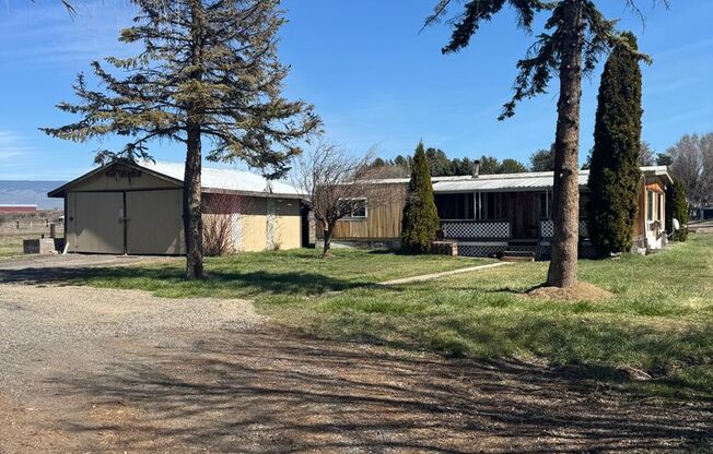 Spacious Pet-Friendly Rental on 3 Acres — Perfect for Horse Owners!