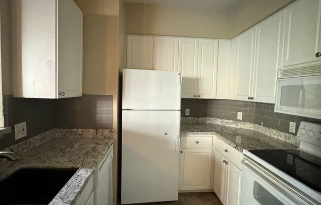 2 beds, 2 baths, $1,695, Unit UNIT 288