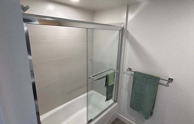 Studio, 1 bath, 305 sqft, $2,045, Unit 667