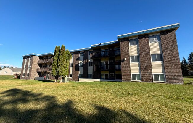 2 beds, 1 bath, $1,200, Unit 207