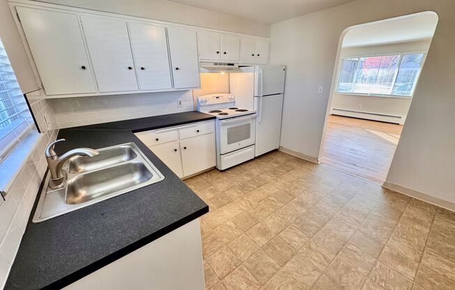 162-176 S Ingalls St