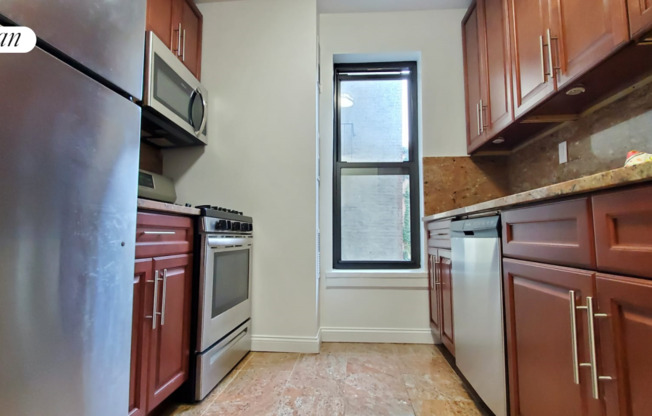 3 beds, 1 bath, $3,099, Unit 9