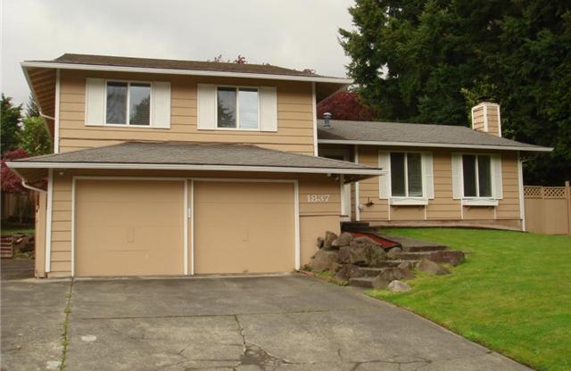 Charming 3 Bed 1.75 Bath Home in Bellevue