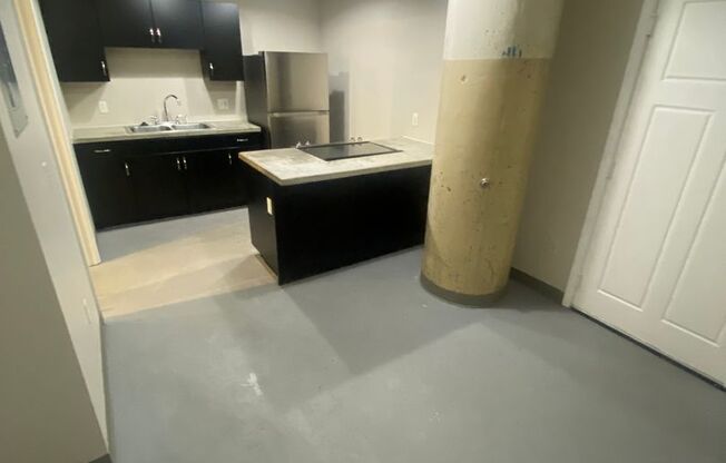 Studio, 1 bath, 438 sqft, $695, Unit 357