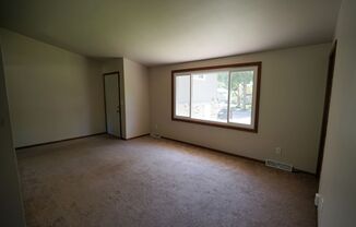 2 beds, 1 bath, $1,595