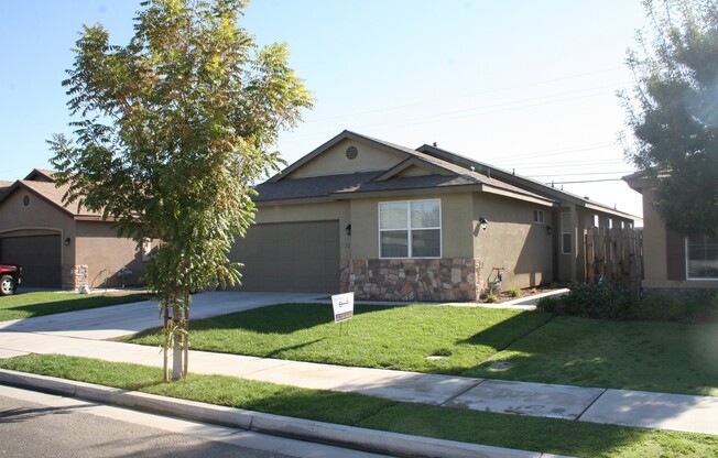 3 beds, 2 baths, $2,200