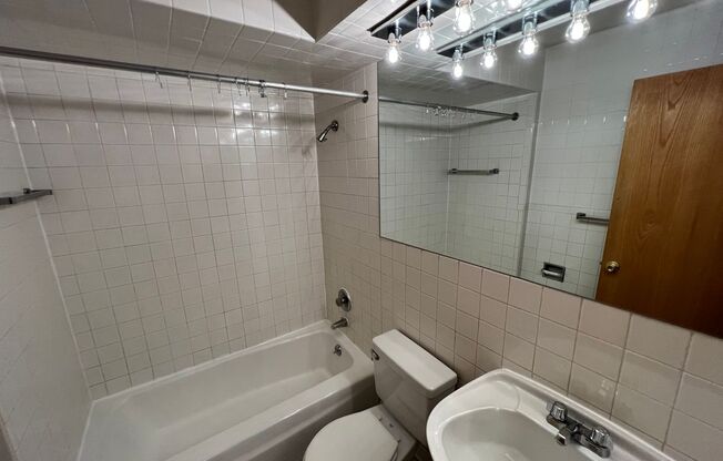 1 bed, 1 bath, 675 sqft, $1,845, Unit 417-307
