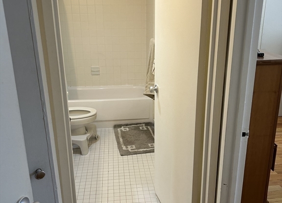 1 bed, 1 bath, 860 sqft, $2,700, Unit 407