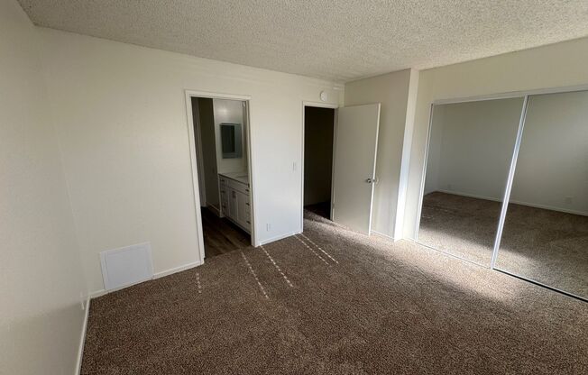 2 beds, 1.5 baths, $2,600, Unit 10855#02