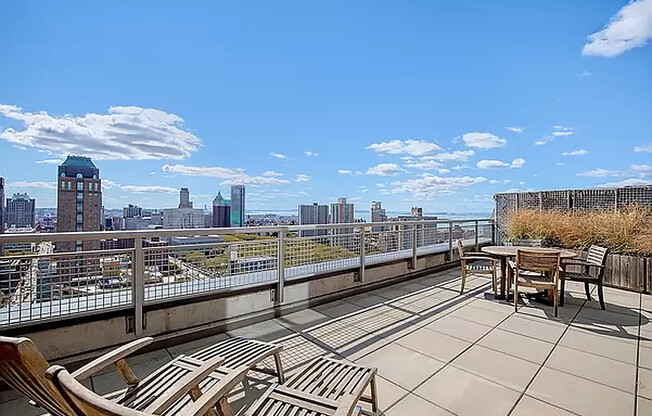 1 bed, 1 bath, 557 sqft, $5,500, Unit 25D