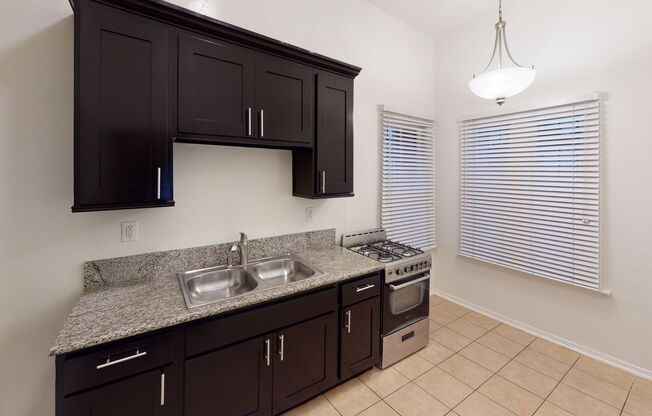 Studio, 1 bath, 480 sqft, $1,595, Unit 100