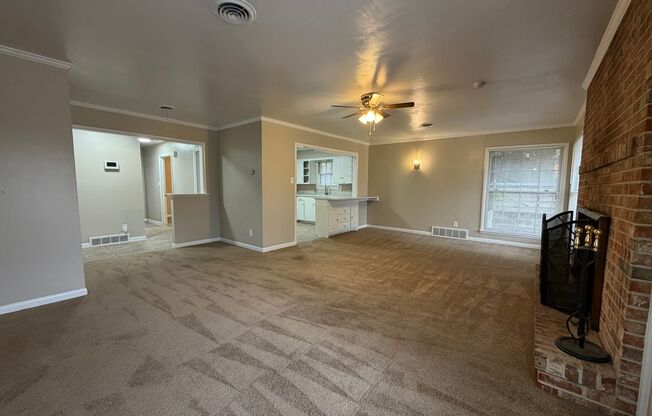 AVAILABLE NOW 2 BEDROOM 2 BATH DUPLEX IN TCU AREA