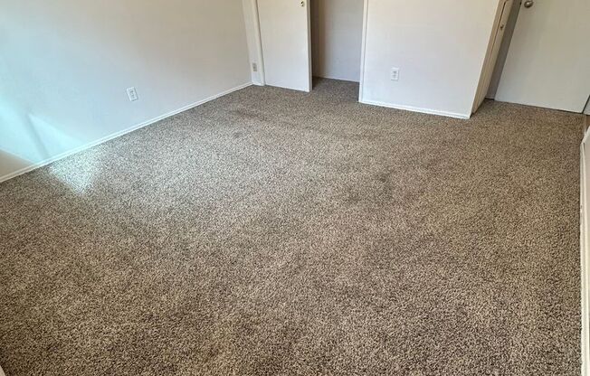 2 beds, 1 bath, 730 sqft, $1,095, Unit 8