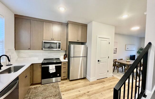 Discover Your Dream Home at 5332 Southeast Milwaukie Avenue!
