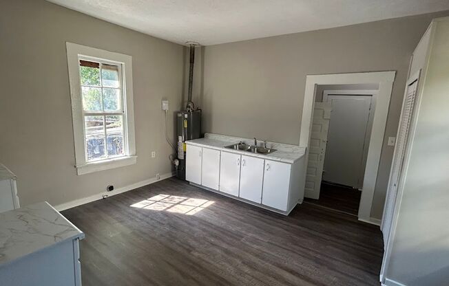 No Deposit!--Coming Soon! 1 bedroom 1 bath home close to downtown Columbus.