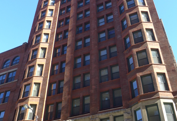 537 S Dearborn Terminals Building