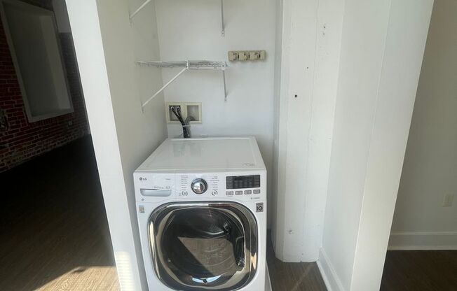 2 beds, 1.5 baths, 850 sqft, $1,995, Unit 605