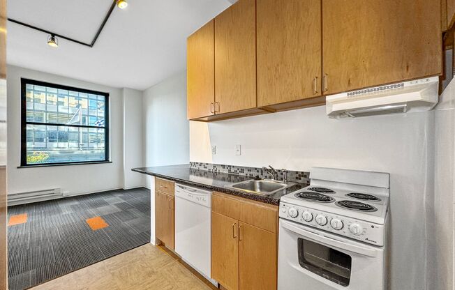 Studio, 1 bath, 395 sqft, $730, Unit 503