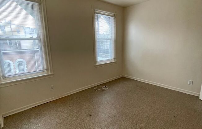 2 beds, 1 bath, 743 sqft, $1,100