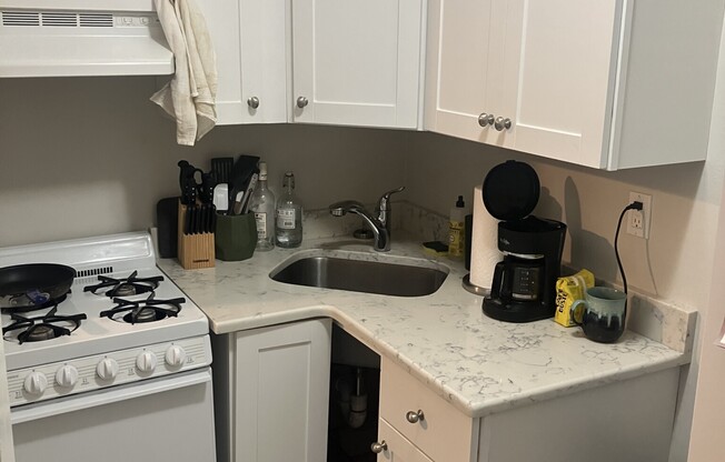 1 bed, 1 bath, $2,480, Unit 5