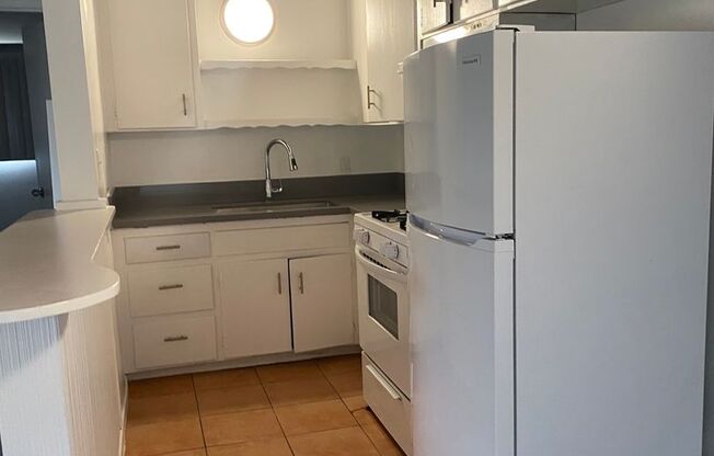 1 bed, 1 bath, $2,295, Unit H