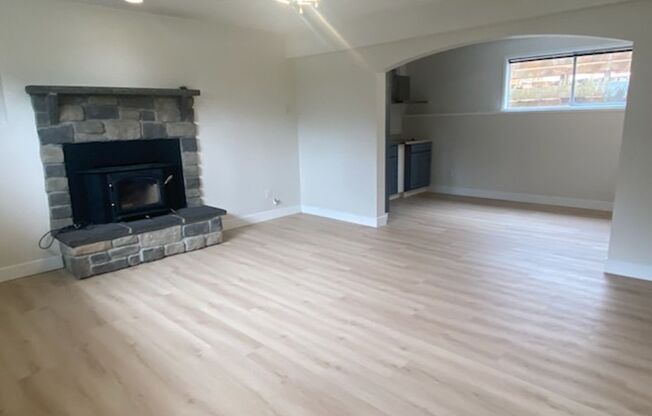 $4250 Large 2 story split entry 4BDR,2BA SFH w/attached large 2 Car Garage/RV parking For Rent