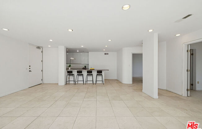 2 beds, 2 baths, 974 sqft, $4,000, Unit 1102