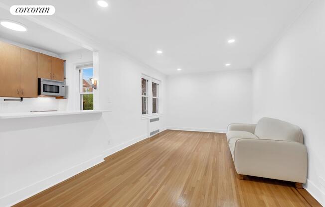 76 15 35 AVE