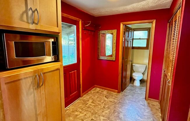 Spectacular Olympic Mountain and Hood Canal Views from Poulsbo Waterfront Home!