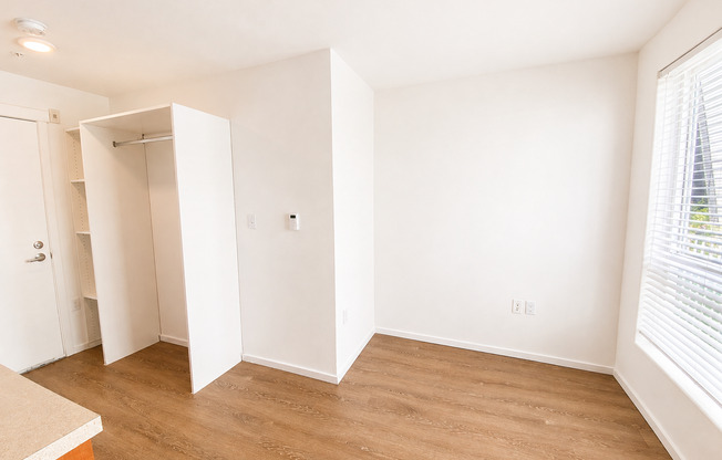 Studio, 1 bath, 189 sqft, $1,250, Unit 3204