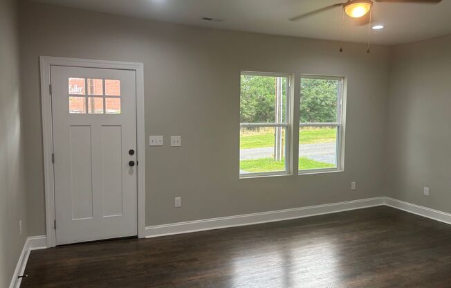 3 Bedroom 1 Bath Fully Renovated House- Lawn Care Included!