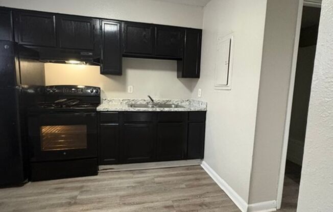 2 beds, 1 bath, 820 sqft, $1,075, Unit 412-I01