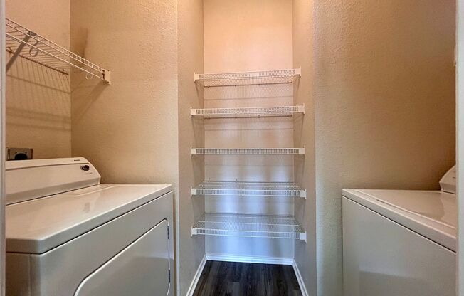 2 beds, 2 baths, $1,595, Unit # 1701