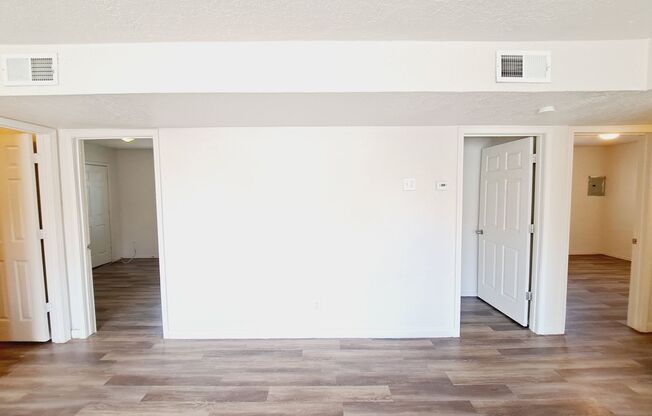 4 beds, 1.5 baths, 1,200 sqft, $1,700, Unit UNit B