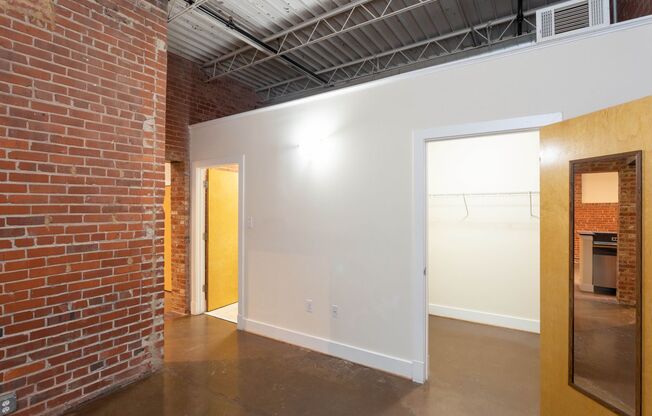 1 bed, 1 bath, 700 sqft, $1,350, Unit 102