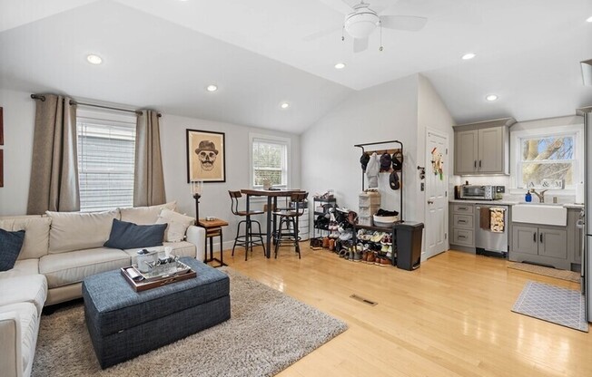 64 ASHLAND ST