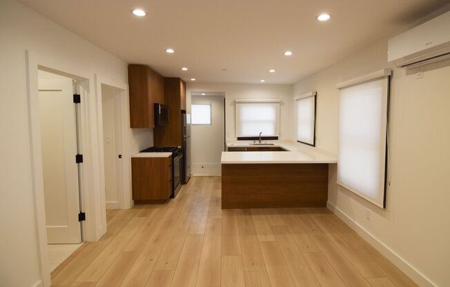 Ocean Park, 317-321 / 4TH, 2528