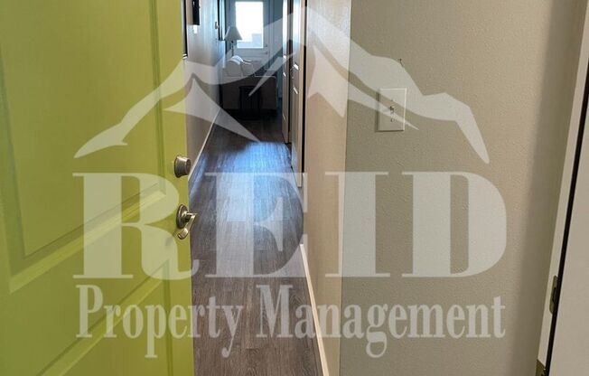 FURNISHED 1 BEDROOM 1 BATH APARTMENT  - BREMERTON