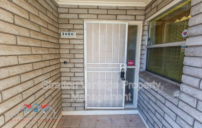 1050 S ROANOKE