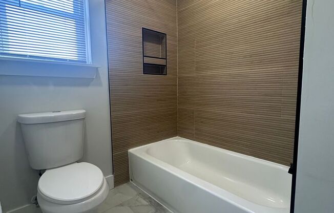 1 bed, 1 bath, $1,650, Unit 306