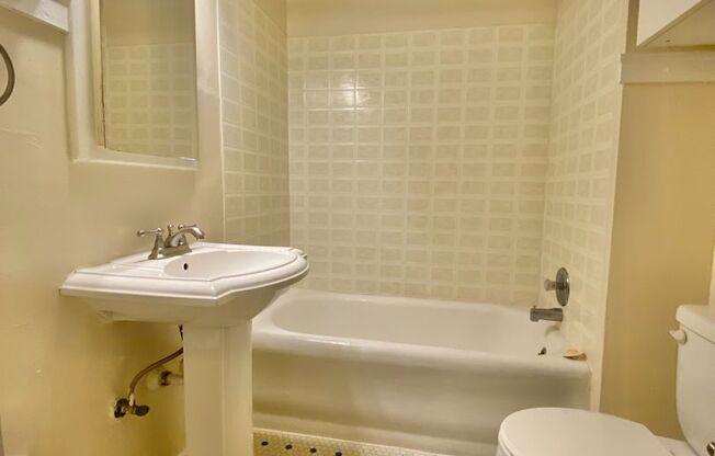 Studio, 1 bath, 365 sqft, $1,495, Unit 306