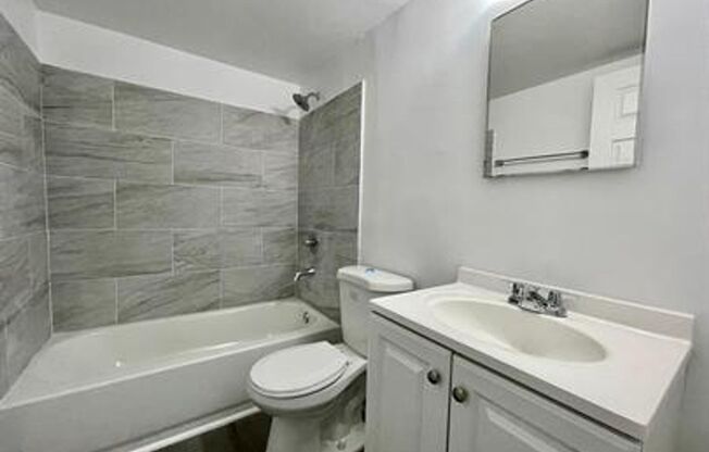 1 bed, 1 bath, 550 sqft, $800, Unit 841 - D