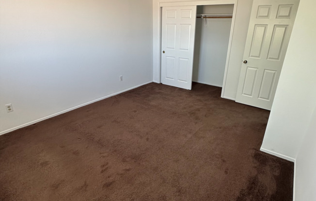 Gorgeous, spacious townhouse in West Lancaster!